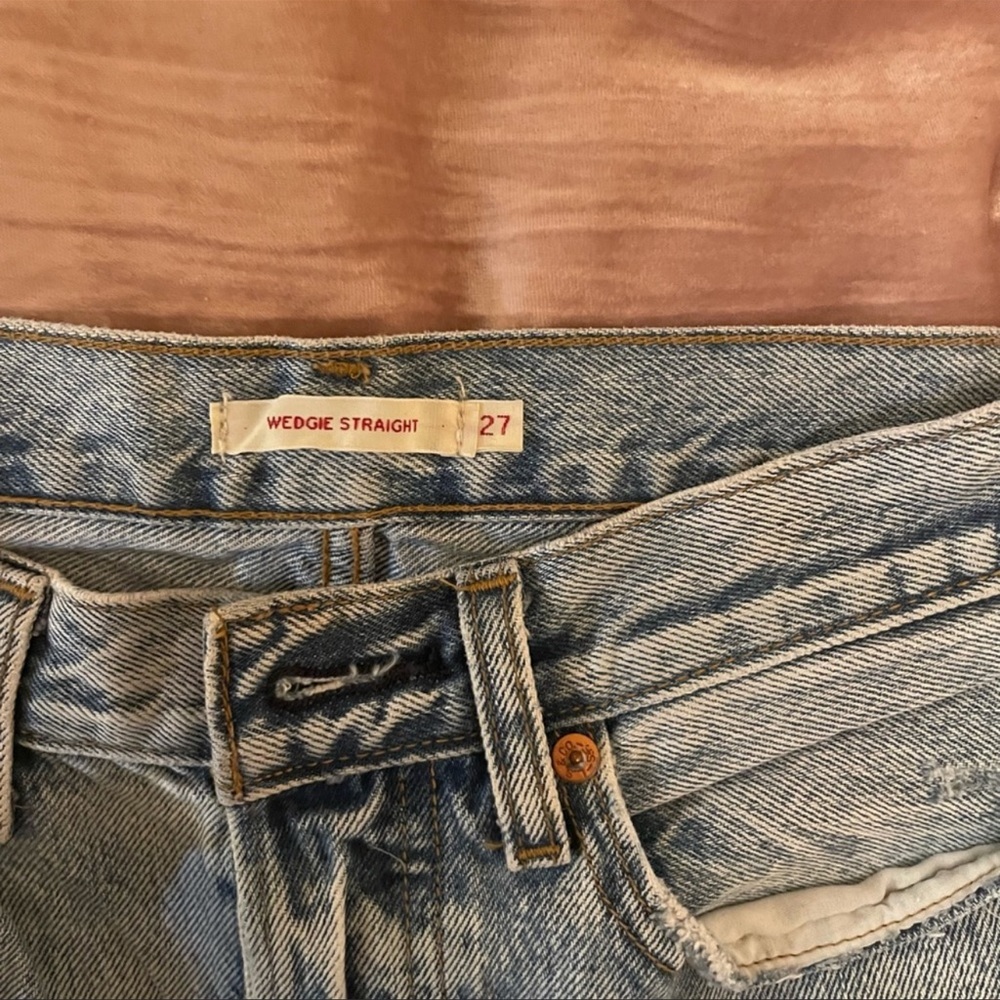 Distressed Levi’s - Picture 5 of 5